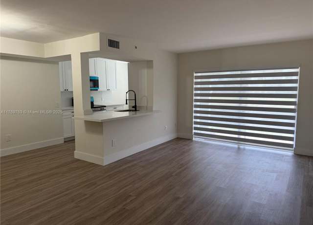 Property at 9650 NW 2nd St Unit 4-108, Pembroke Pines, FL 33024, 3 beds, 2 baths