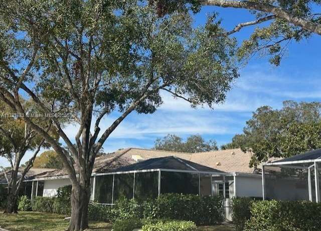 Property at 3903 Water Oak Ct, Palm Beach Gardens, FL 33410, 2 beds, 2 baths