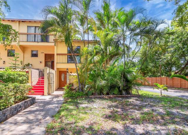 Property at 7753 Grande St, Sunrise, FL 33351, 3 beds, 2.5 baths