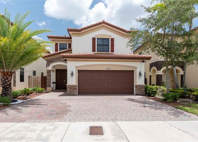 Property at 8885 NW 100th Pl, Doral, FL 33178, 3 beds, 2.5 baths