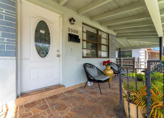 Property at 3500 SW 87th Pl, Miami, FL 33165, 4 beds, 3 baths