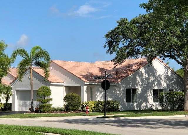 Property at 4357 Magnolia Ridge Dr, Weston, FL 33331, 3 beds, 2 baths
