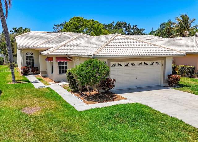 Property at 4738 Dundee Dr, Bradenton, FL 34210, 2 beds, 2 baths