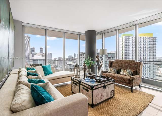 Property at 92 SW 3rd St #3505, Miami, FL 33130, 2 beds, 2.5 baths