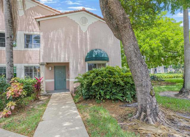 Property at 12154 Saint Andrews Pl #112, Miramar, FL 33025, 3 beds, 2.5 baths