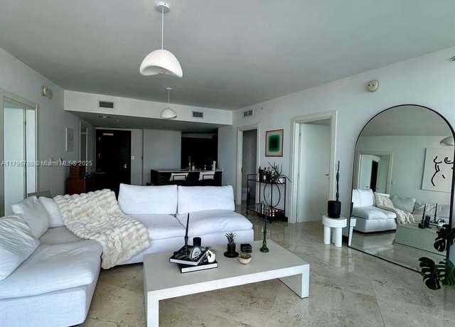 Property at 200 S Biscayne Blvd #3903, Miami, FL 33131, 2 beds, 2.5 baths