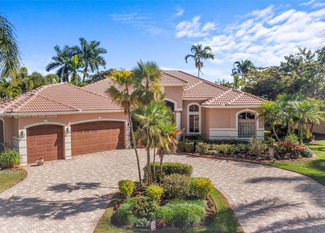 Property at 8100 Muirhead Cir, Boynton Beach, FL 33472, 4 beds, 3 baths