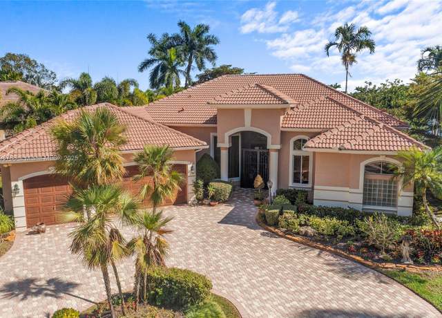 Property at 8100 Muirhead Cir, Boynton Beach, FL 33472, 4 beds, 3.5 baths