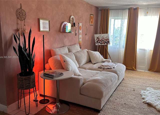 Property at 1130 11th St Unit 6H, Miami Beach, FL 33139, 1 bed, 1.5 baths