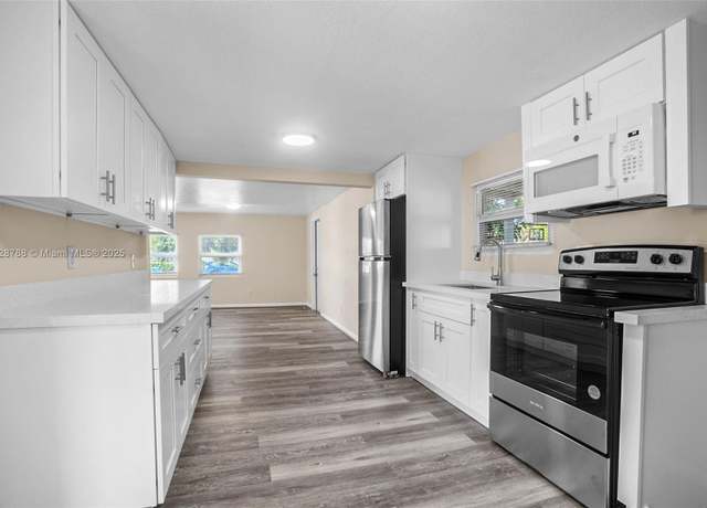 Property at 212 SW 11th St, Dania Beach, FL 33004, 2 beds, 2 baths