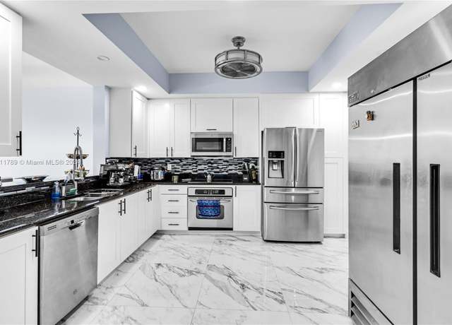 Property at 3340 NE 190th St #1003, Aventura, FL 33180, 3 beds, 2.5 baths
