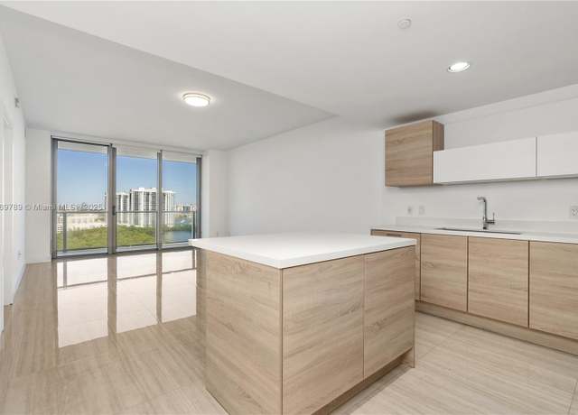 Property at 16385 Biscayne Blvd #1606, North Miami Beach, FL 33160, 2 beds, 2 baths