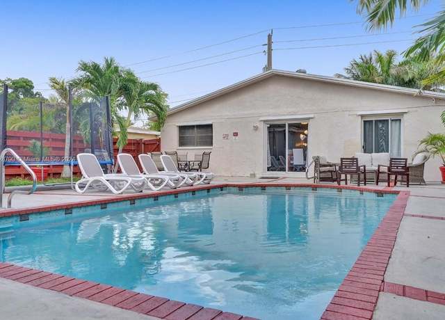 Property at 208 SW 2nd Ave, Hallandale Beach, FL 33009, 4 beds, 2 baths