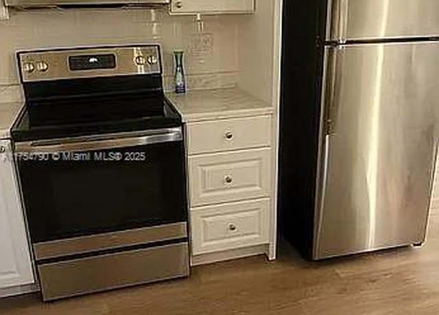 Property at 1012 San Remo Cir, Homestead, FL 33035, 2 beds, 2 baths