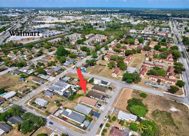 Property at 11465 SW 215th St, Miami, FL 33189, 22932 baths