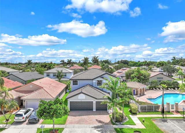Property at 2885 SW 176th Ter, Miramar, FL 33029, 5 beds, 3 baths