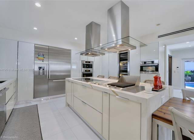 Property at 5320 Sunset Dr, Miami, FL 33143, 5 beds, 5 baths