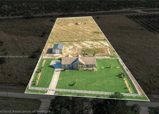 Property at 186 S Bear Pointe Dr, Lake Placid, FL 33852, 4 beds, 2.5 baths
