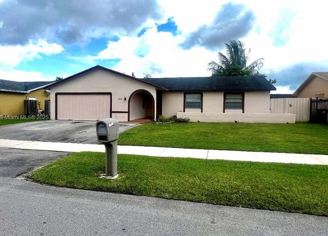 Property at 25935 SW 123rd Ave, Homestead, FL 33032, 4 beds, 3 baths