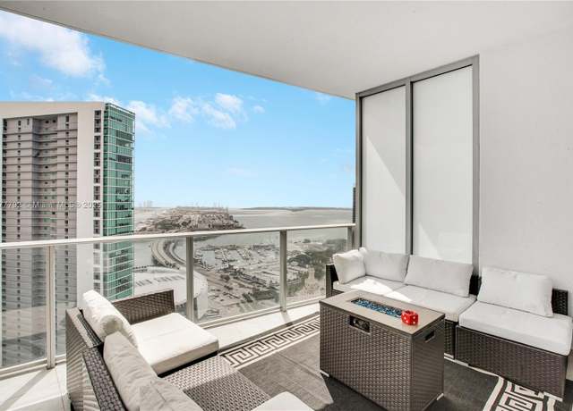 Property at 851 NE 1st Ave #4207, Miami, FL 33132, 2 beds, 3 baths