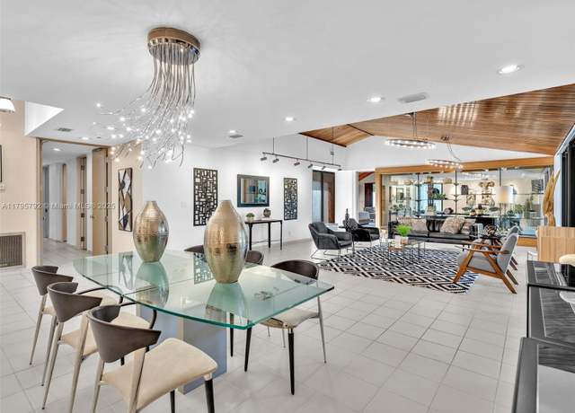 Property at 13494 Stirling Rd, Southwest Ranches, FL 33330, 5 beds, 3.5 baths