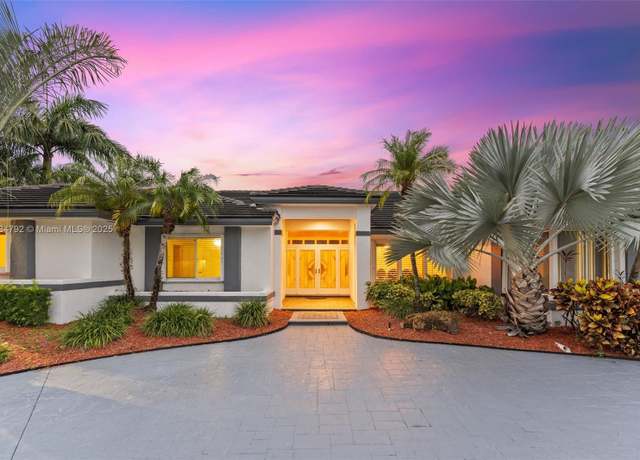 Property at 10080 SW 145th St, Miami, FL 33176, 5 beds, 4 baths