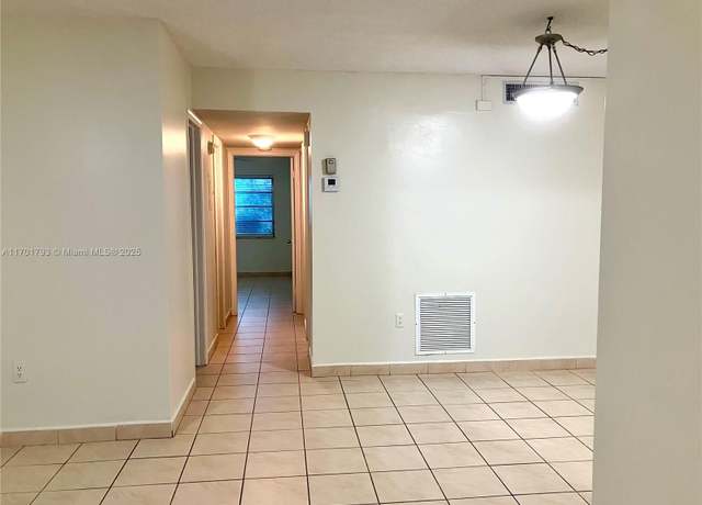 Property at 20275 NE 2nd Ave #16, Miami, FL 33179, 2 beds, 2 baths