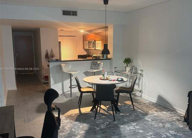Property at 253 NE 2nd St #1406, Miami, FL 33132, 1 bed, 1 bath