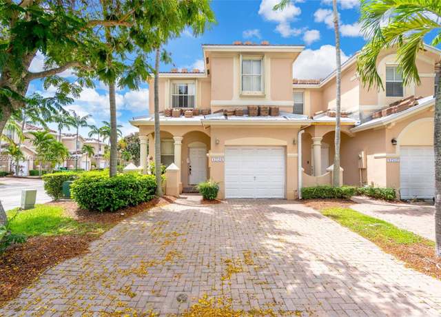 Property at 12524 SW 125th St, Miami, FL 33186, 3 beds, 2.5 baths