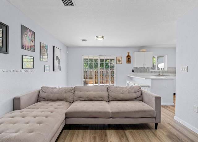 Property at 582 SW 2nd Pl, Florida City, FL 33034, 3 beds, 2 baths