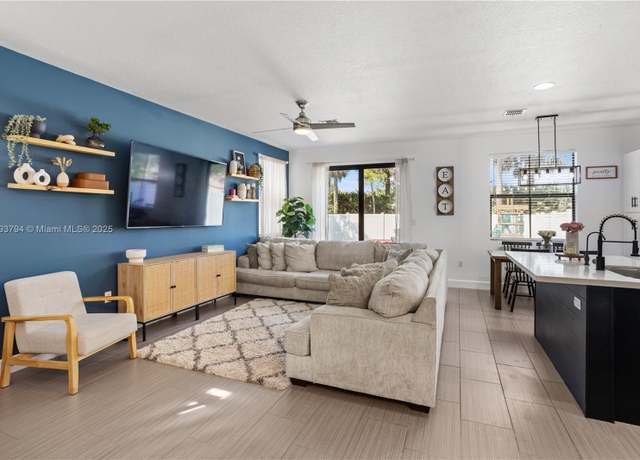 Property at 4859 NW 55th Pl, Tamarac, FL 33319, 3 beds, 2.5 baths