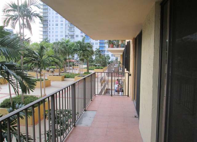 Property at 290 174th St #404, Sunny Isles Beach, FL 33160, 2 beds, 2 baths
