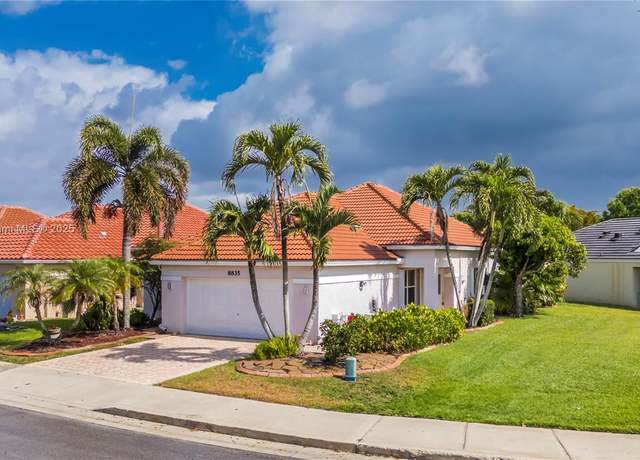 Property at 8835 S Lake Park Cir S, Davie, FL 33328, 3 beds, 2 baths