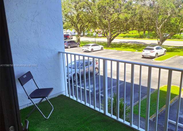 Property at 901 Hillcrest Dr #211, Hollywood, FL 33021, 1 bed, 1.5 baths