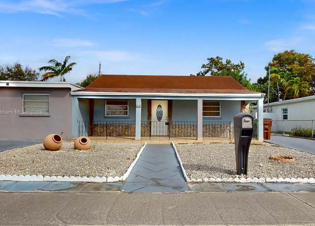 Property at 721 SE 4th Pl, Hialeah, FL 33010, 3 beds, 3 baths