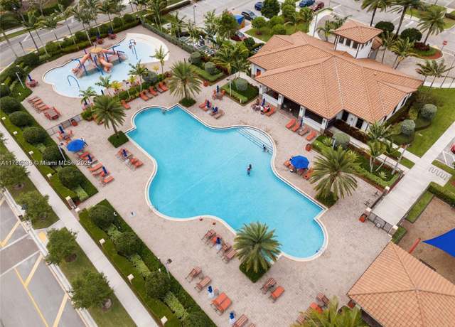 Property at 3626 SE 1st St, Homestead, FL 33033, 5 beds, 3.5 baths