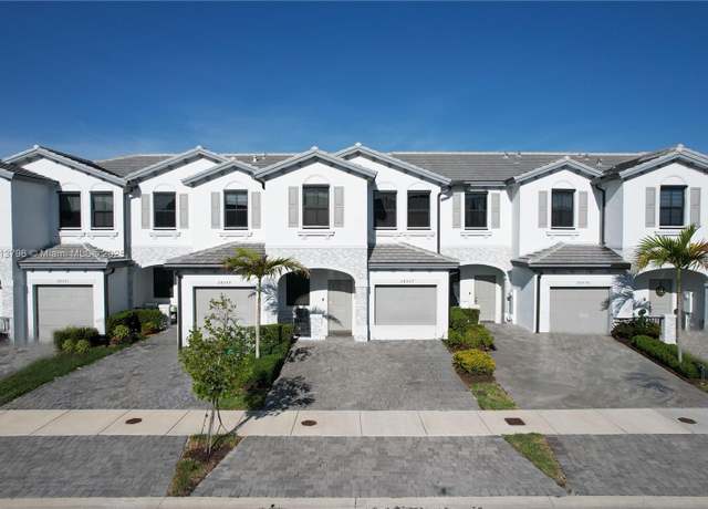 Property at 28567 SW 134th Ave, Homestead, FL 33033, 3 beds, 2.5 baths