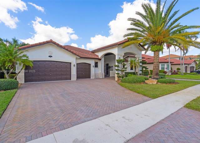 Property at 2294 SW 195th Ave, Miramar, FL 33029, 4 beds, 3.5 baths