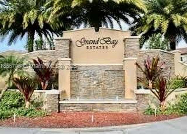 Property at 8870 NW 99th Path, Doral, FL 33178, 4 beds, 3.5 baths