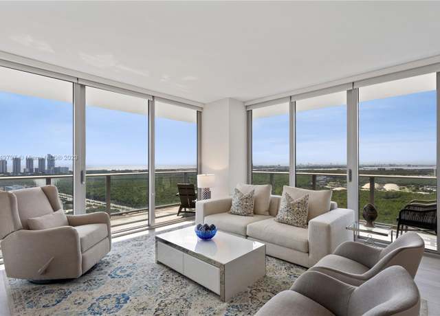 Property at 16385 Biscayne Blvd #3121, North Miami Beach, FL 33160, 3 beds, 3 baths
