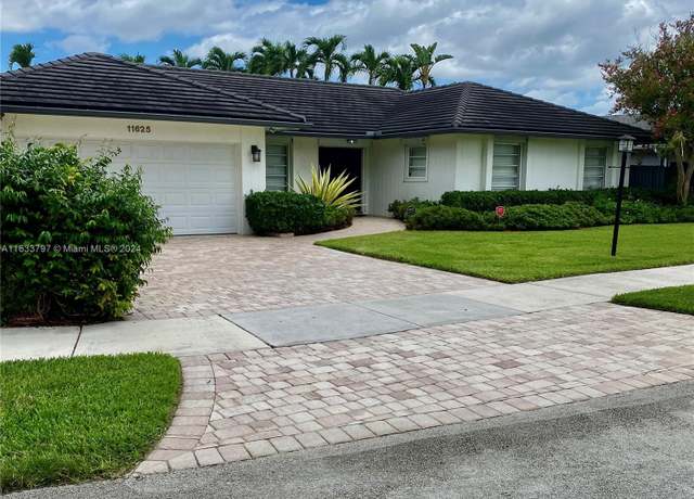 Property at 11625 SW 100th Ter, Miami, FL 33176, 4 beds, 3 baths