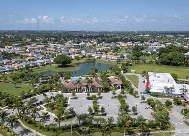 Property at 1240 Eucalyptus Dr #2, Hollywood, FL 33021, 3 beds, 2.5 baths