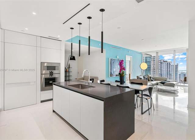 Property at 300 Biscayne Blvd Way #2505, Miami, FL 33131, 2 beds, 3.5 baths
