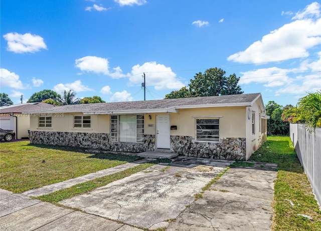 Property at 16560 SW 102nd Ct, Miami, FL 33157, 3 beds, 2 baths
