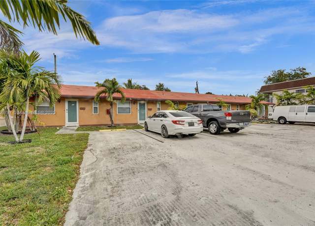 Property at 6069 SW 35th St, Miramar, FL 33023, 4 beds, 4 baths