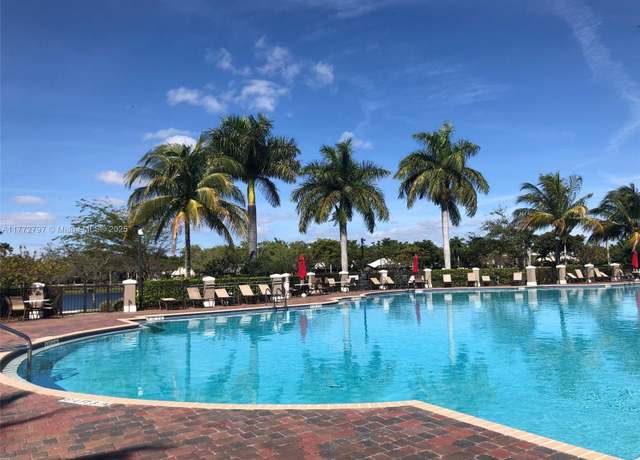 Property at 19370 Collins Ave #326, Sunny Isles Beach, FL 33160, 2 beds, 2 baths