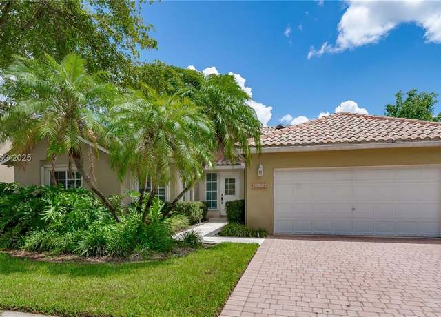 Property at 1174 Laguna Springs Dr, Weston, FL 33326, 3 beds, 2 baths