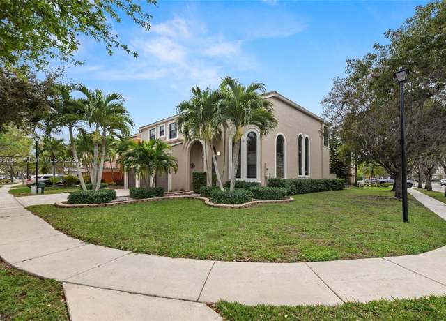 Property at 5008 SW 168th Ave, Miramar, FL 33027, 4 beds, 3 baths