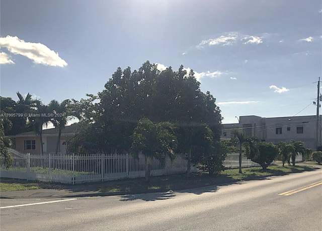 Property at 500 E 30th St, Hialeah, FL 33013, 3 beds, 1 bath