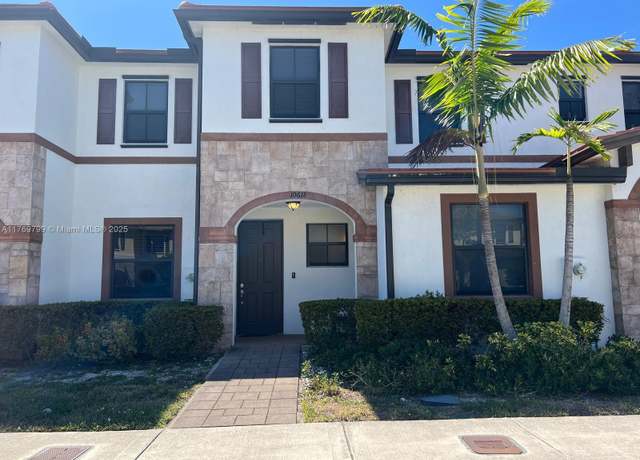 Property at 10618 W 33rd Way #10618, Hialeah, FL 33018, 3 beds, 2.5 baths